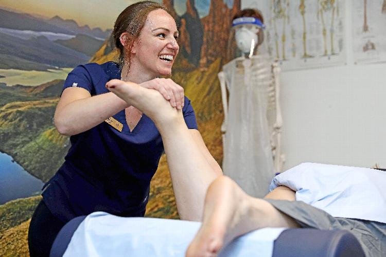 Looking for physiotherapy in Chelmsford for back pain, sciatica, neck/shoulder pain or a sports injury? At Revive Health Chelmsford, we take the time to understand what’s really causing your symptoms, then build a clear treatment plan to help you move better, feel stronger, and reduce the risk of the problem coming back.
We offer 45-minute physiotherapy sessions and a FREE assessment so you can get the right advice from the start. Book online today or call 01245 956391 / 07723 503277 to arrange your appointment.